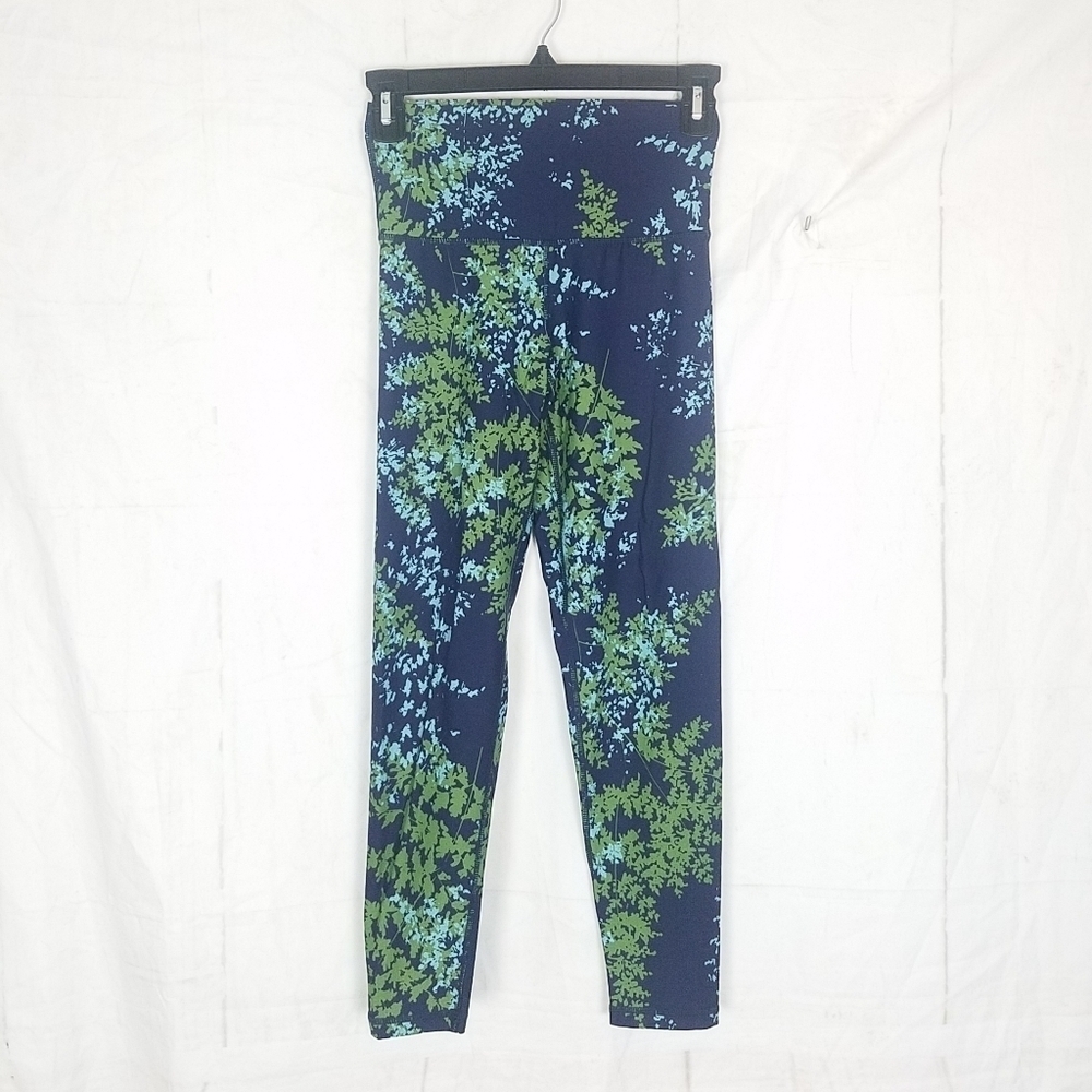 Aerie chill play move leaf design legging